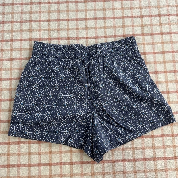 a new day Pants - A New Day High Rise Print Shorts - Size M - Blue